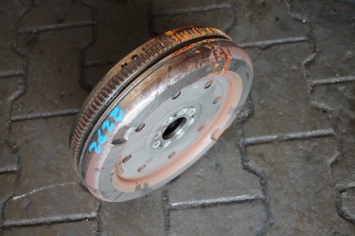 2272. dual mass flywheel VW SKODA SEAT 05L105266J