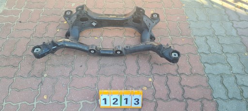 8831025 - Прогулочная коляска bmw g20 на заднем сиденье.