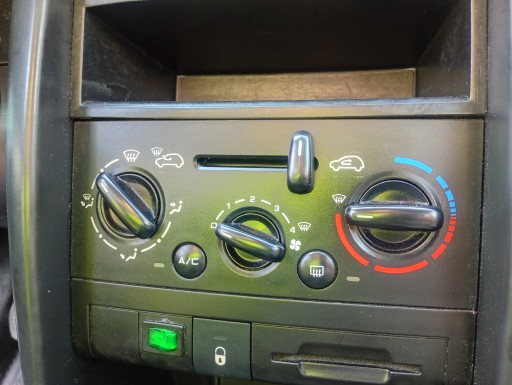 Panel switch regulacja air conditioning devices heating Peugeot 207 06-13