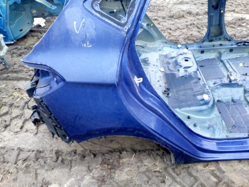 FORD FIESTA MK8 ЧЕТВЕРТЬ ПРАВАЯ ЗАДНЯЯ 5 D