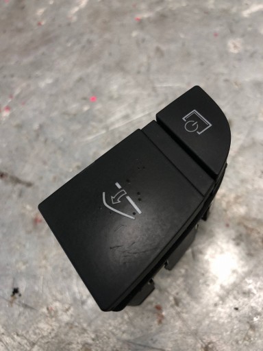 Schalter OTWIERANIA Handschuhfach AUDI A6 C6 4F1927227B