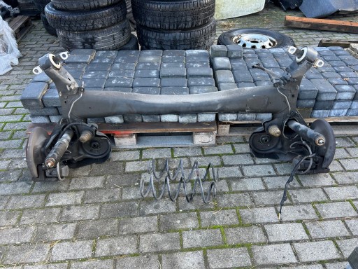 1.5 - Peugeot 308 t9 hb lift 1,5 blue hdi -ось задней оси
