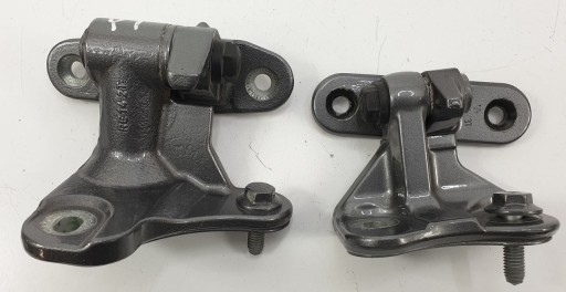 A046572 - Дверні петлі права задня MERCEDES W176 пара