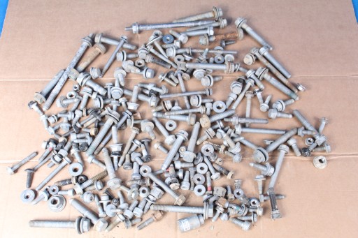 AUDI Q2 болт подвески комплект 8,5 кг 19R