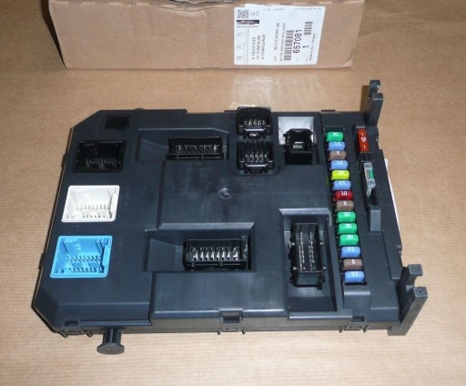 6570.81 657081 - БЛОК ПРЕДОХРАНИТЕЛЕЙ CITROEN C3 PICASSO BSI