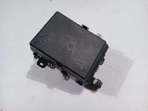 68304863 - Блок запобіжників chrysler 300c dodge charger challenger 2015-