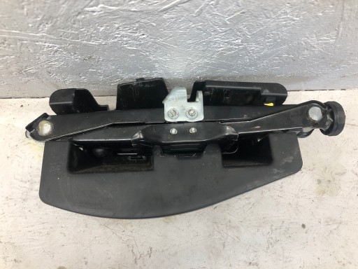 AUDI A4 A5 B8 крепление рычага