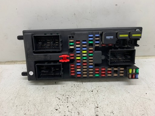 PUSZKA der Sicherungen YQE500300 RANGE ROVER SPORT und L320 2.7 TDV6 05-13