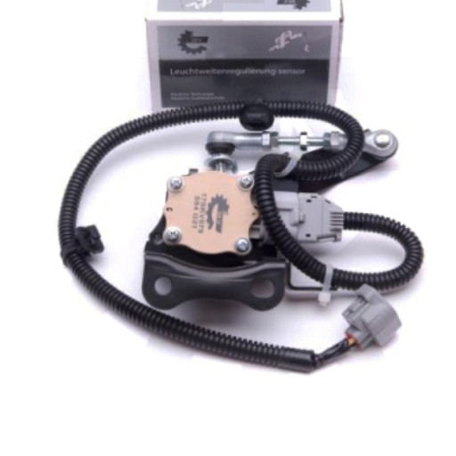 17SKV579 - ДАВАЧ РІВНЯ. ФАРИ ПЕРЕДНІ L TOYOTA LAND