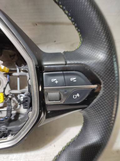 Peugeot 2008 II 2020 lenkrad
