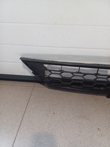 grid of a bumper front front FORD FIESTA ST 18R- MK8 H1BB-17K945-A1