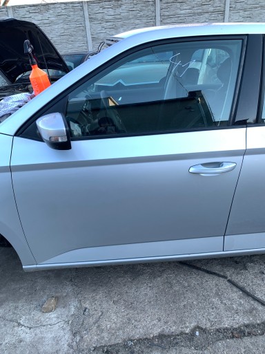 Skoda fabia iii fl универсал левая передняя дверь цвет la7w