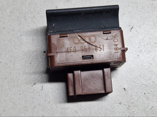 AUDI A6 C6 A6C6 switch button of the opening bonnet boot 4F0959831