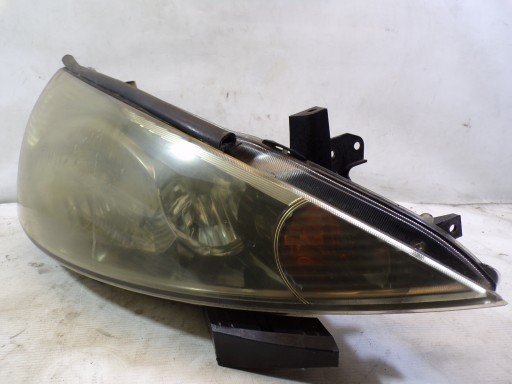light front front right MITSUBISHI GRANDIS (1)