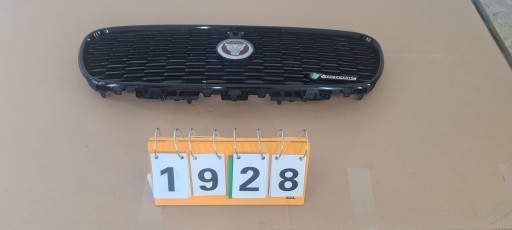 LX73-018K28 - JAGUAR XE решітка