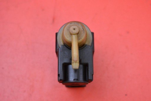 valve vacual 31339808 VOLVO V40 2 II 2.0 D2 120 KM 12-16