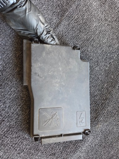 Couvercle Boîte Boîte à fusibles Renault 93452998 243121532R