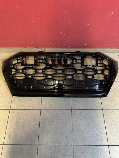 AUDI RSQ8 RS Q8 2018- Решетка радиатора 4M8853651R