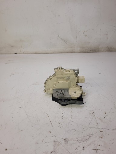 lock door right rear part AUDI A4 B9 A5 A6 4G0839016F