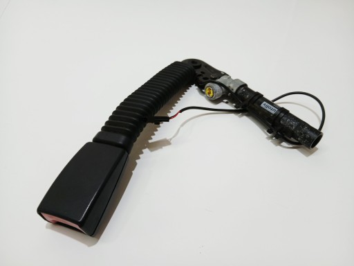 napínač pásu pravý předek BMW E60 E61 OE 9117240 (0000122)