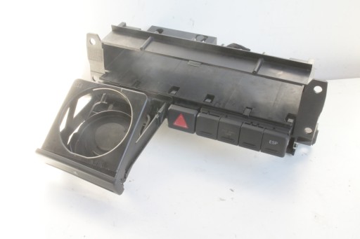 3R0858089A - ПІДСТАКАННИК SEAT EXEO