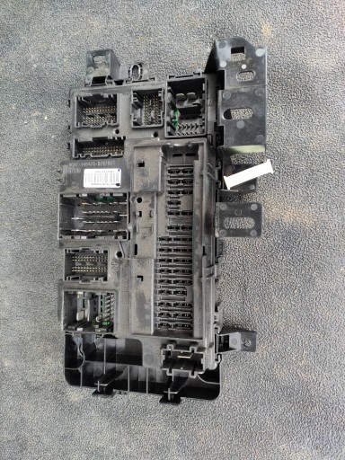 Jr3t-15604 - БЛОК ЗАПОБІЖНИКІВ ПІДНЯТКА FORD MUSTANG VI BCM BS