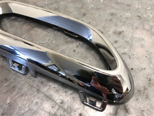 RAHMEN CHROM Auspuffblende des Auspuffs rechts heck MERCEDES W254 C254 A2548858400