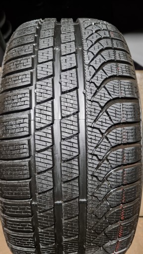 PIRELLI P ZERO WINTER 235 40 19