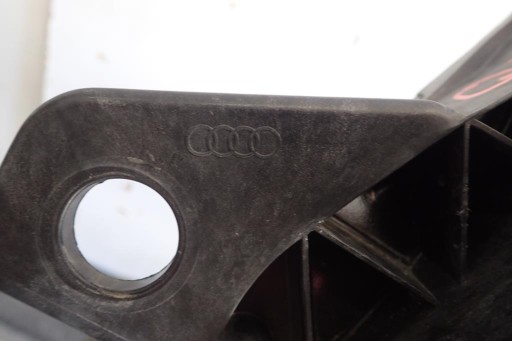 SCHLOSSTRÄGER AUDI Q8 15- 4M