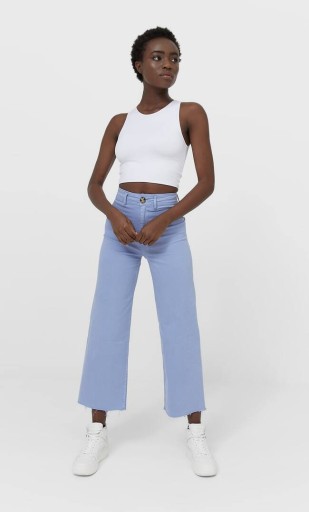 Biały crop top S Stradivarius