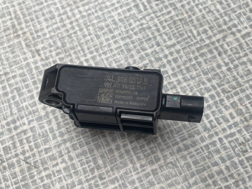 exhaust gas sensor VOLKSWAGEN TOURAN III 04L906051AB @A