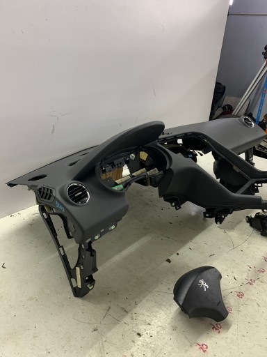 console dashboard instrument panel cockpit tension belts airbag PEUGEOT 5008 2014R