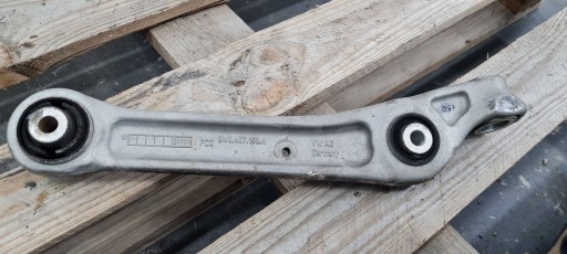 A5 8W rameno pravý předek přední 8W0407156A A4 B9 8W