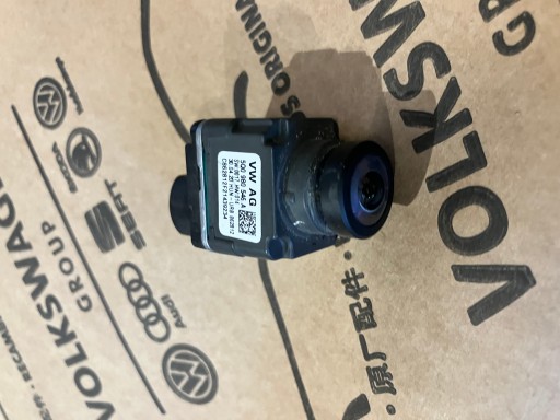 5Q0980546A - Audi a4 b9 a5 s5 камера переднього бампера оригінал 5q0908546a