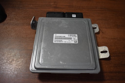 IDEALNY control unit ECU of the engine PORSCHE 718 982 1 9