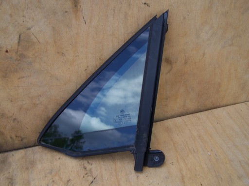 Стекло переднее левое треугольник VW PASSAT B8 оригинал