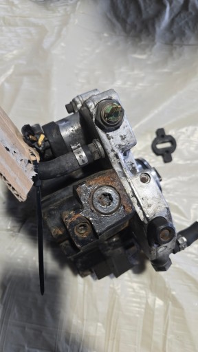 VOLVO XC90 S60 S80 V70 XC70 injection pump BOSCH 0445010111 30756125