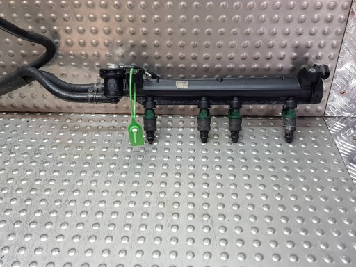 Rampe injection Injecteurs KPL 037906031AA GOLF IV A3 8L TOLEDO II 1.6 8V