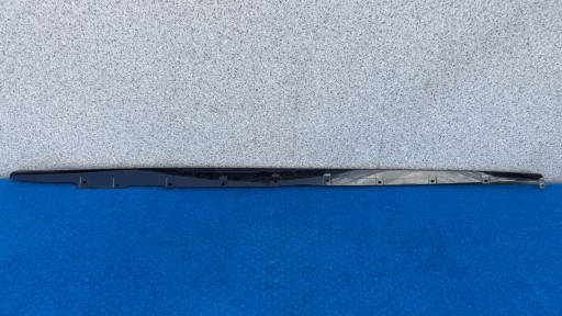 BMW 1 F40 m-packet right moulding for threshold cap central KP19/67