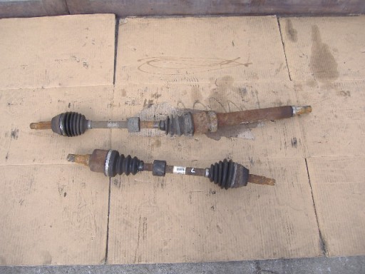 8V51-3B437HA 8V51-3B436HB - FIESTA MK7 1.6 TDCI полуось правый левый передний