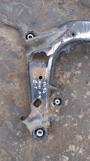 Санчата передні AUDI A4 B5 95R седан