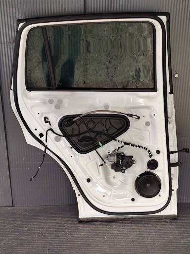 VW TIGUAN II LIFT 5NA door rear. left complete dismantling
