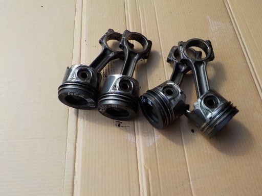 piston connecting rod renault megane III 1,9 DCI 2011r