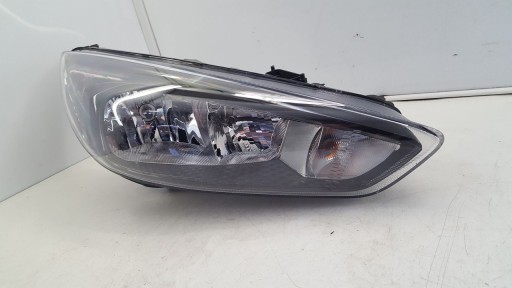 light front front right Ford Focus 3 III