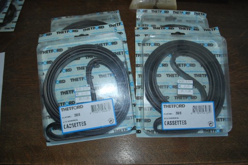 УПЛОТНИТЕЛЬ ДВЕРИ THETFORD SD5 26610