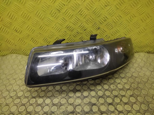 SEAT LEON and REFLEKTOR light left front