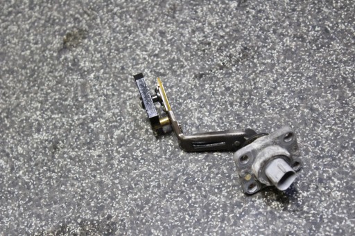 TOYOTA AVENSIS T27 2. 0d4d 1AD датчик масла