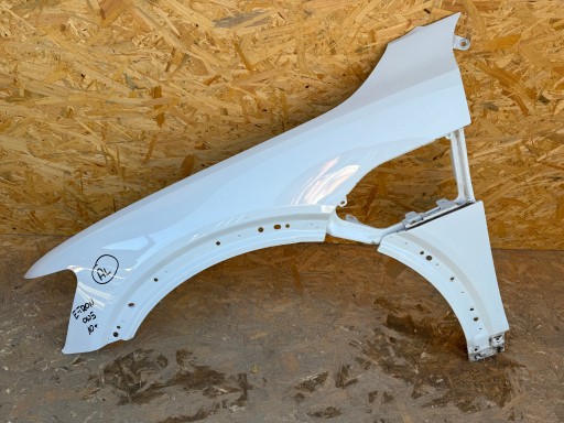 0W5 - Левое переднее крыло audi e-tron 4ke