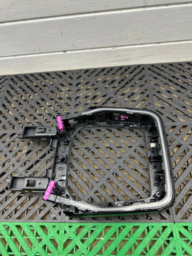 Zierleiste vorne BMW 7 G70 6916378