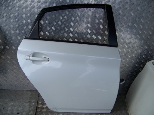 (2009-2015) - Toyota prius iii 3 09 15 двері правий задній 070 біла перлина варшава